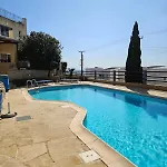 Cocktails & Sunsets Coastal Gem In Apartment Kissonerga