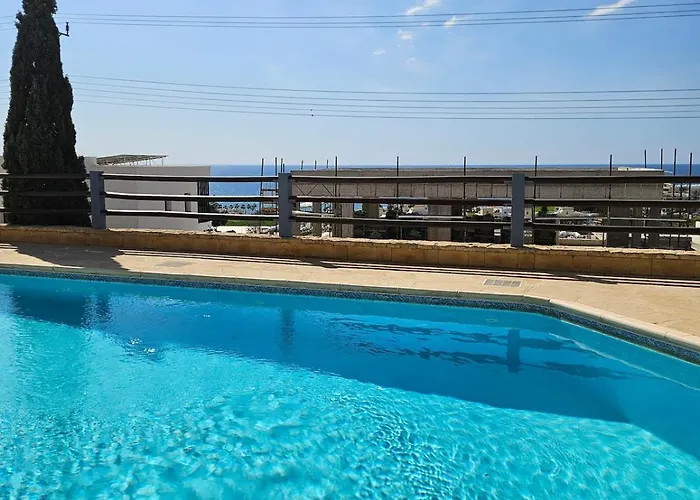 Cocktails & Sunsets Coastal Gem In קיסונרגה